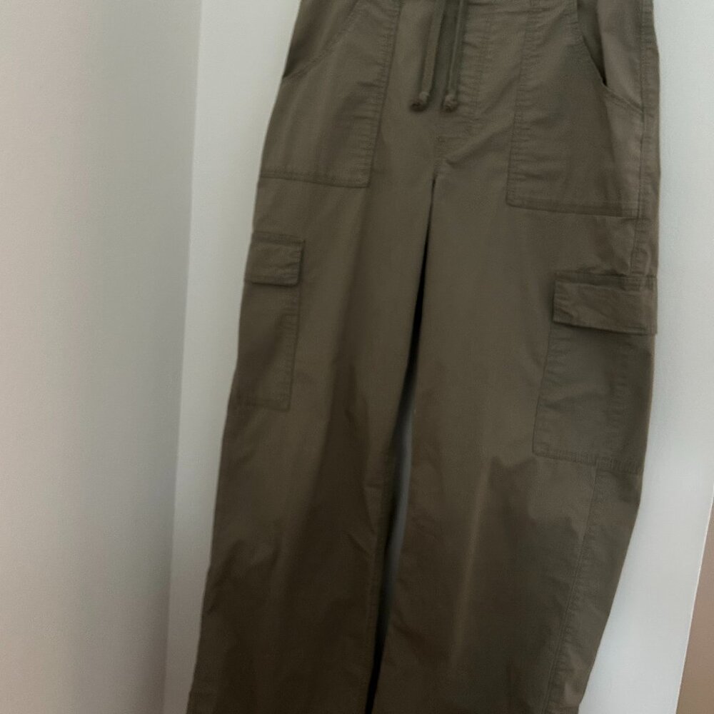 Hollister Adjustable Rise Baggy Cargo Pant